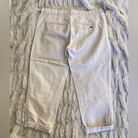 Joe’s Jeans Pleated Mid-Rise Ivory Cotton Linen Crop Capri Pants. - Picture 3 of 13